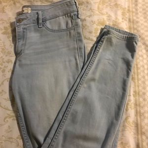 Hollister Skinny jeans light blue 5s size 27”